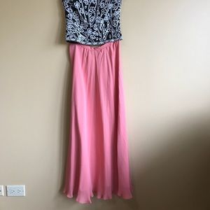 Adrianna papell peachy coral skirt